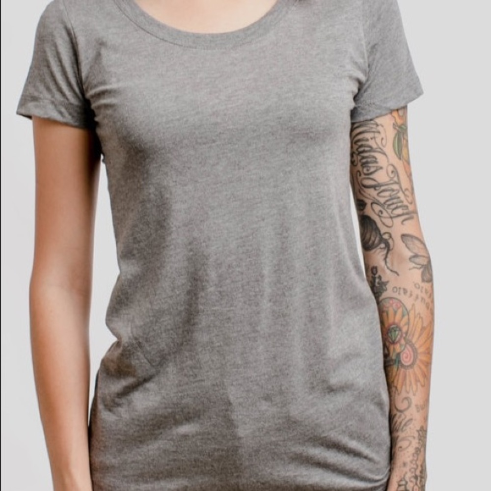 *BRAND NEW* JCPenney’s Basic Gray Short Sleeves Round Neck Lightweight Tee Shirt